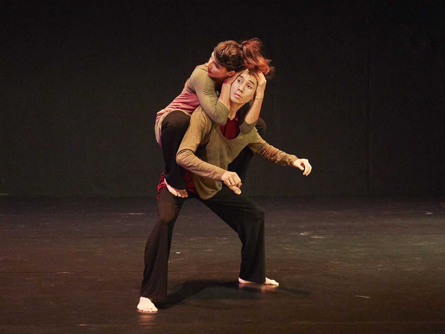 Szenenbild der Strado Compagnia Danza. Foto: Nik Schölzel