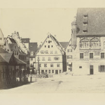 Marktplatz mit Rathaus und Hauptwache.