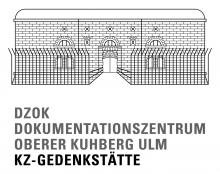 Logo des Dokumentationszentrums Oberer Kuhberg: Das umzäunte Lagergebäude als Zeichnung, darunter der Schriftzug der KZ-Gedenkstätte 